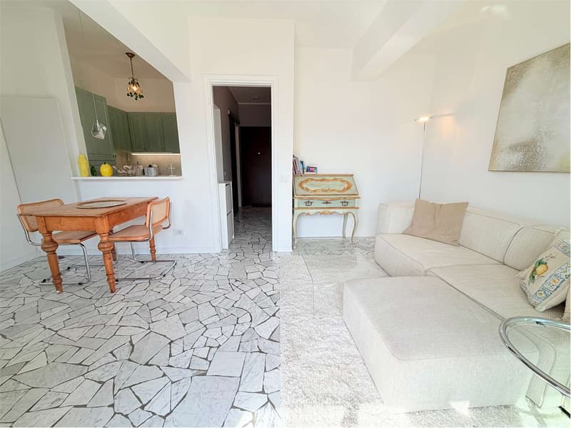 Zweizimmer-Eckwohnung mit renoviertem schönen Terrassenbereich und traumhafter Seeblick (2)