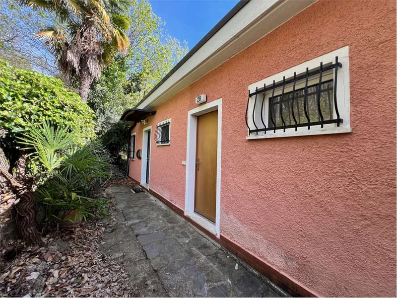 Zweizimmer-Eckwohnung mit renoviertem schönen Terrassenbereich und traumhafter Seeblick (12)