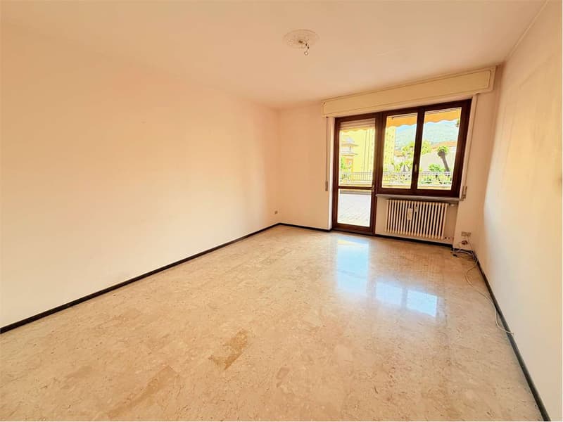 Beautiful apartment with large terrace in the center of Luino (5)