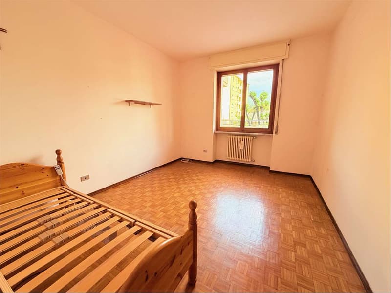 Beautiful apartment with large terrace in the center of Luino (8)