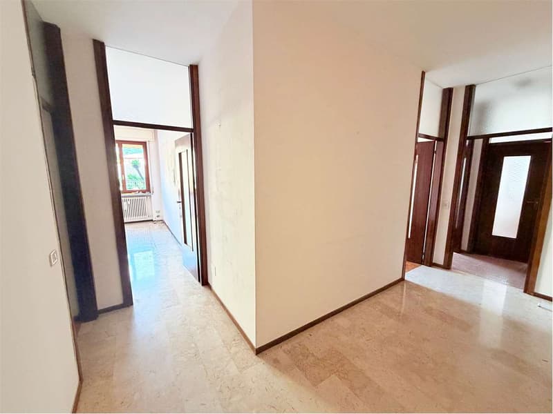 Beautiful apartment with large terrace in the center of Luino (2)