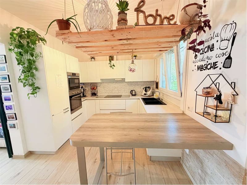 Beautifully renovated country house in a quiet and sunny location (7)