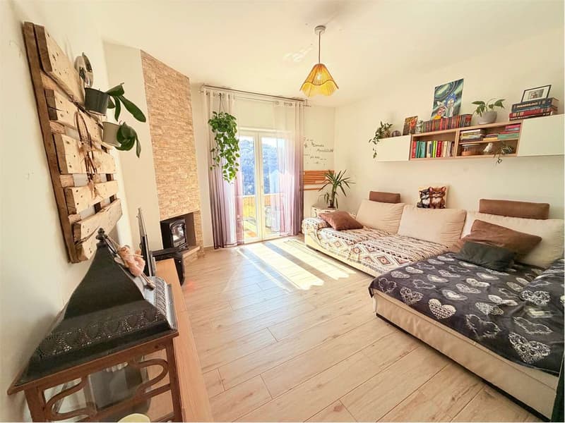 Beautifully renovated country house in a quiet and sunny location (2)