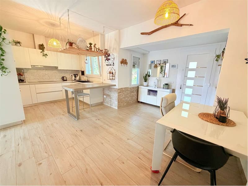Beautifully renovated country house in a quiet and sunny location (5)
