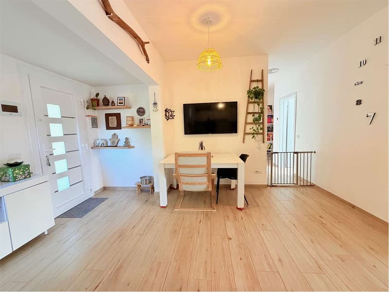 Beautifully renovated country house in a quiet and sunny location (10)