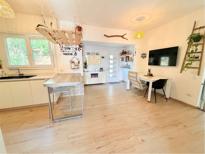 Beautifully renovated country house in a quiet and sunny location (6)