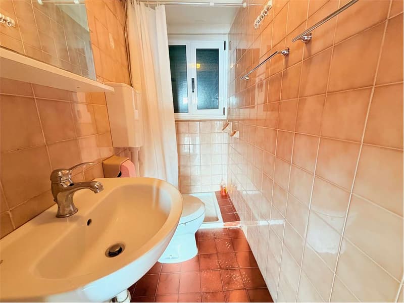 Curata casa vacanza con ampia terrazza e bella vista lago (10)