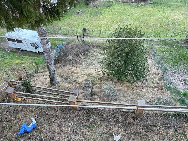 Country house to be renovated in a quiet and sunny location (10)