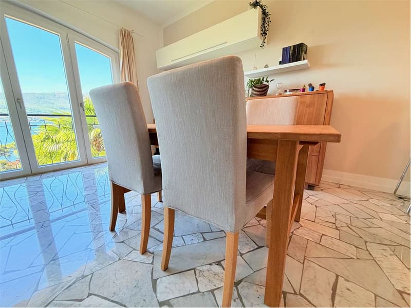 Two-room corner apartment, completely renovated in a sunny location (9)