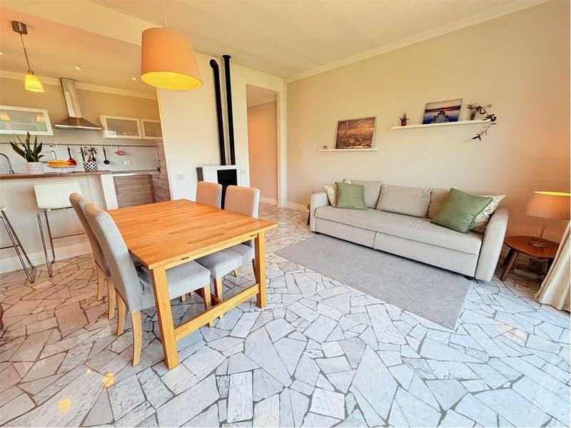 Two-room corner apartment, completely renovated in a sunny location (11)