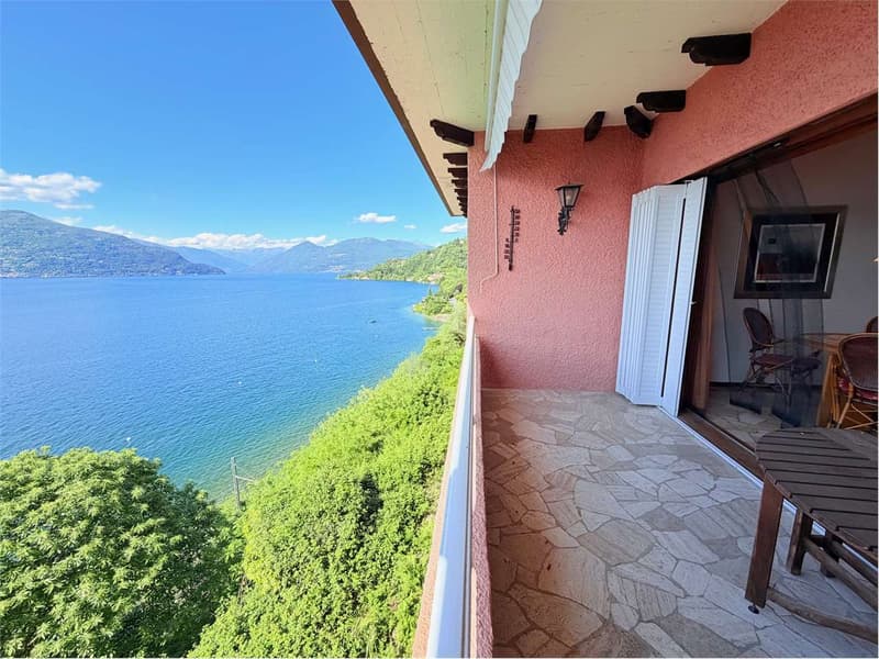 Well-kept attic with splendid lake view, just a few steps from the beach (12)
