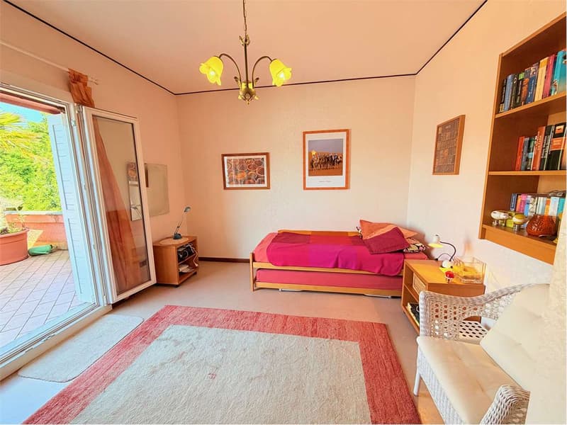 Well-kept attic with splendid lake view, just a few steps from the beach (8)