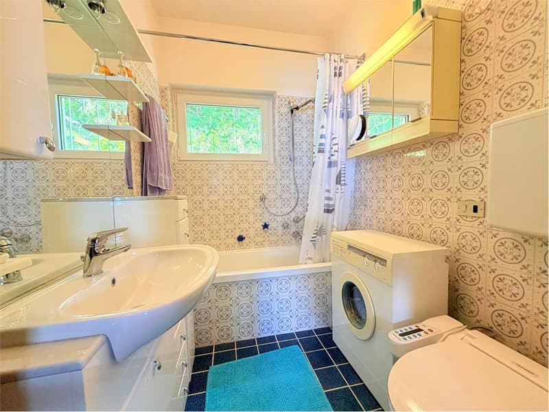 Well-kept attic with splendid lake view, just a few steps from the beach (10)