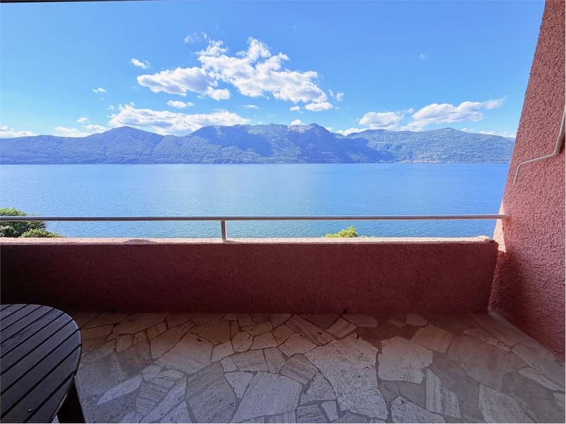 Well-kept attic with splendid lake view, just a few steps from the beach (11)