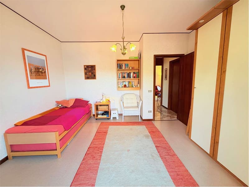 Well-kept attic with splendid lake view, just a few steps from the beach (9)