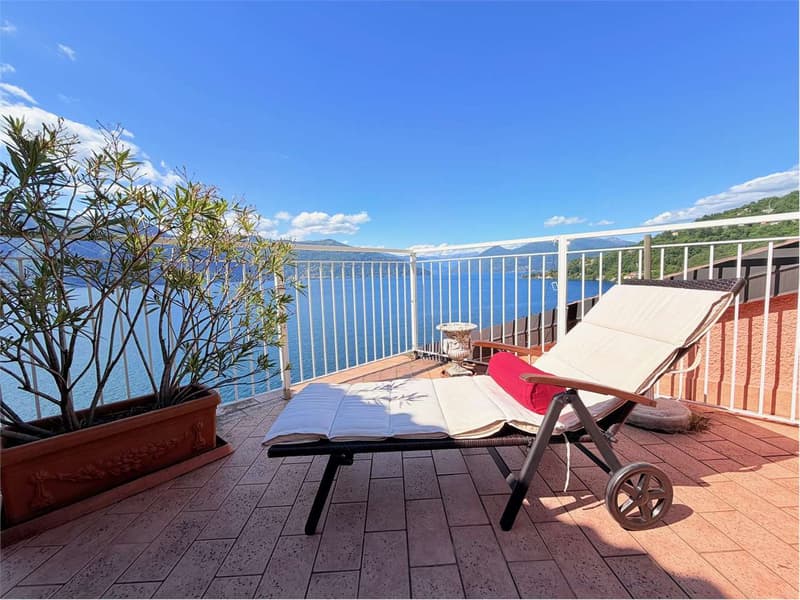 Well-kept attic with splendid lake view, just a few steps from the beach (13)