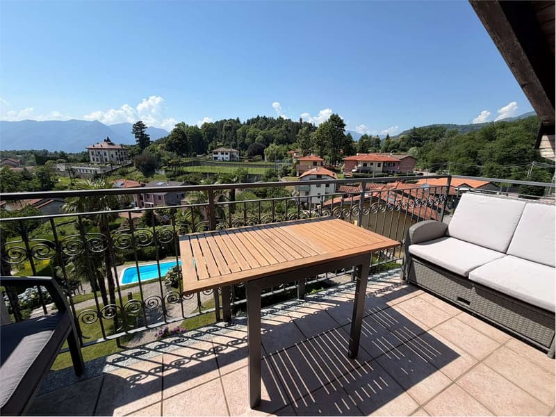 Wunderschönes Dachgeschoß in einem kleinen Wohngebiet mit Pool und fantastischem Blick (13)