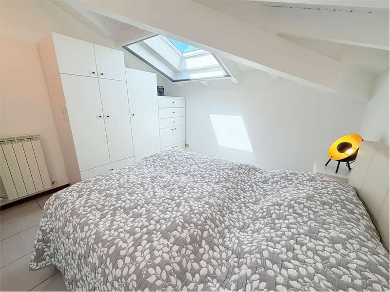 Wunderschönes Dachgeschoß in einem kleinen Wohngebiet mit Pool und fantastischem Blick (8)