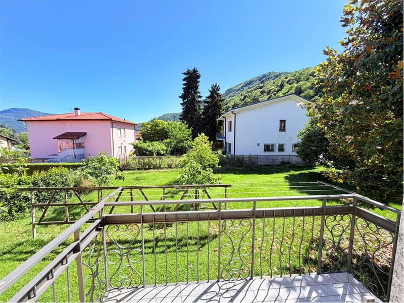 Curata villa in una posizione tranquilla e soleggiata, vicina al paese (11)