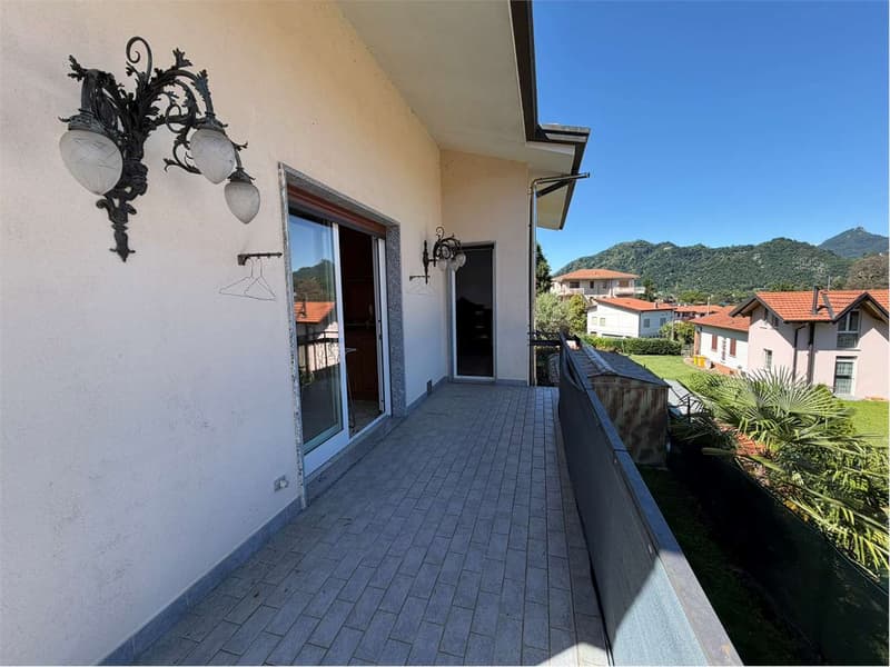 Curata villa in una posizione tranquilla e soleggiata, vicina al paese (8)