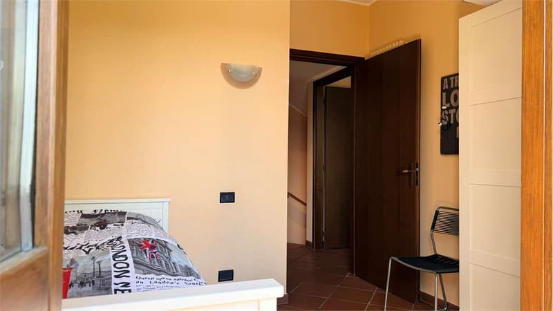 Direkt am See!!! Sehr gepflegte Wohnung in einer sonnigen Lage (10)