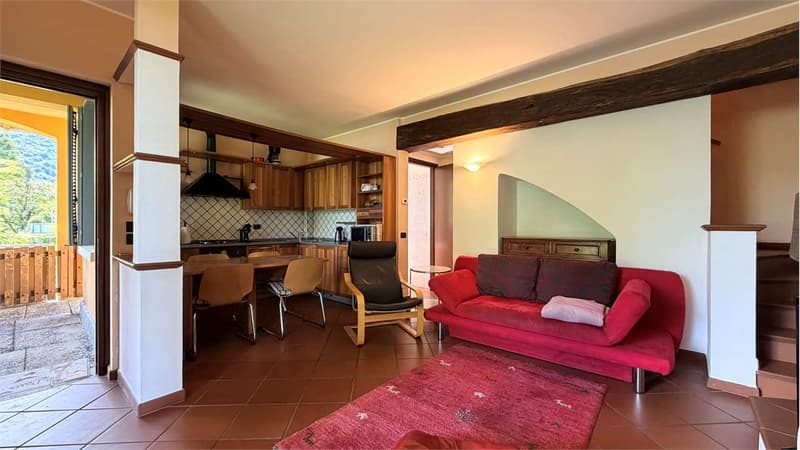 Direkt am See!!! Sehr gepflegte Wohnung in einer sonnigen Lage (3)