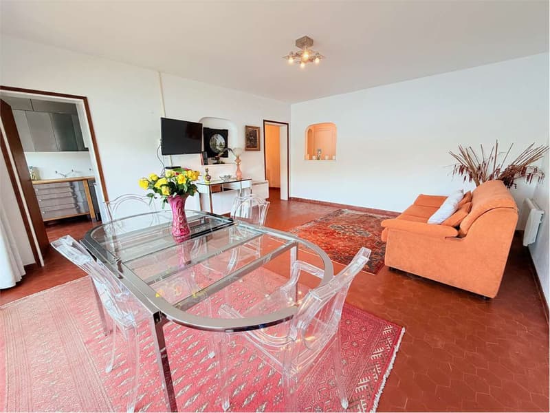 DIRECTEMENT SUR LE LAC!!! Résidence exclusive au bord du lac avec accès privé à l'eau (3)
