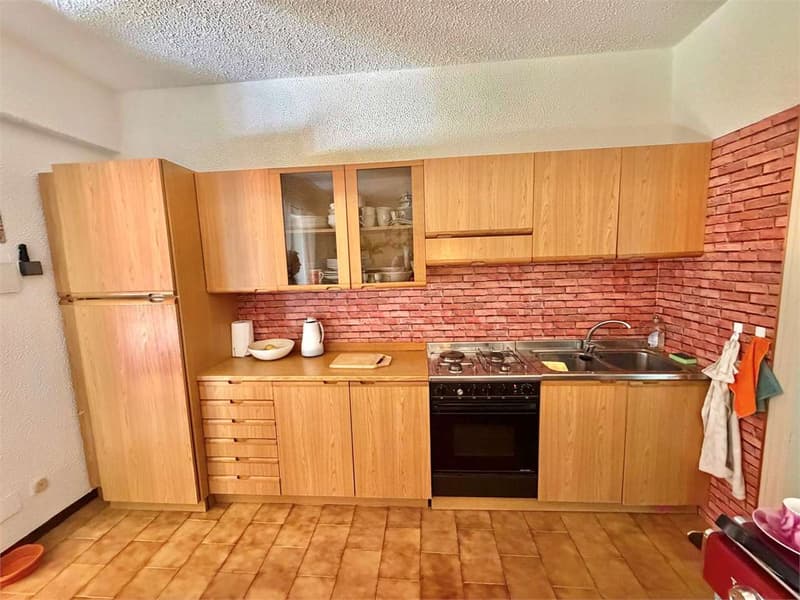 Schönes Zweizimmerapartment mit Terrasse, Pool und Garage (3)