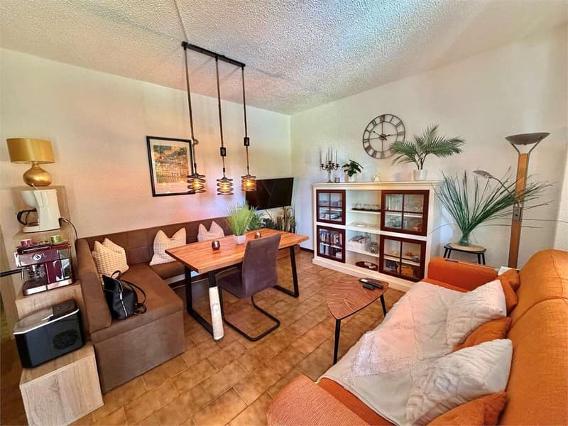 Schönes Zweizimmerapartment mit Terrasse, Pool und Garage (2)