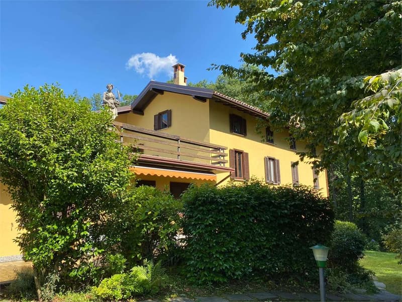 Schönes Zweizimmerapartment mit Terrasse, Pool und Garage (1)