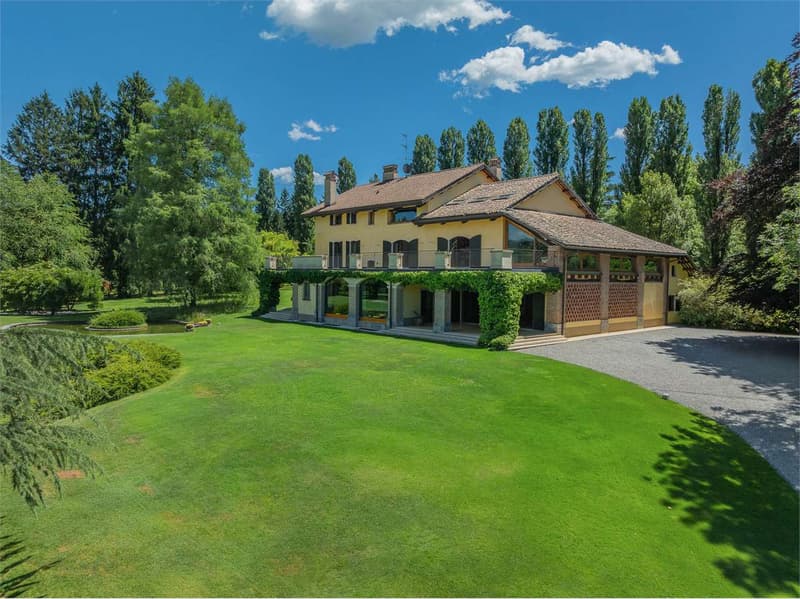 Schöne historische Villa mit Blick auf den Sacro Monte di Varese und die umliegende Landschaft (2)
