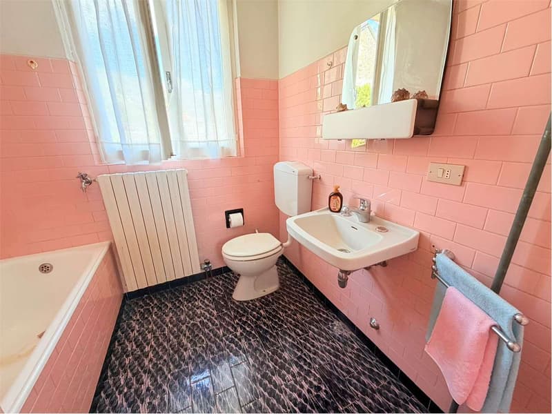 Unabhängiges Haus zur Renovierung in sonniger und ruhiger Lage (7)