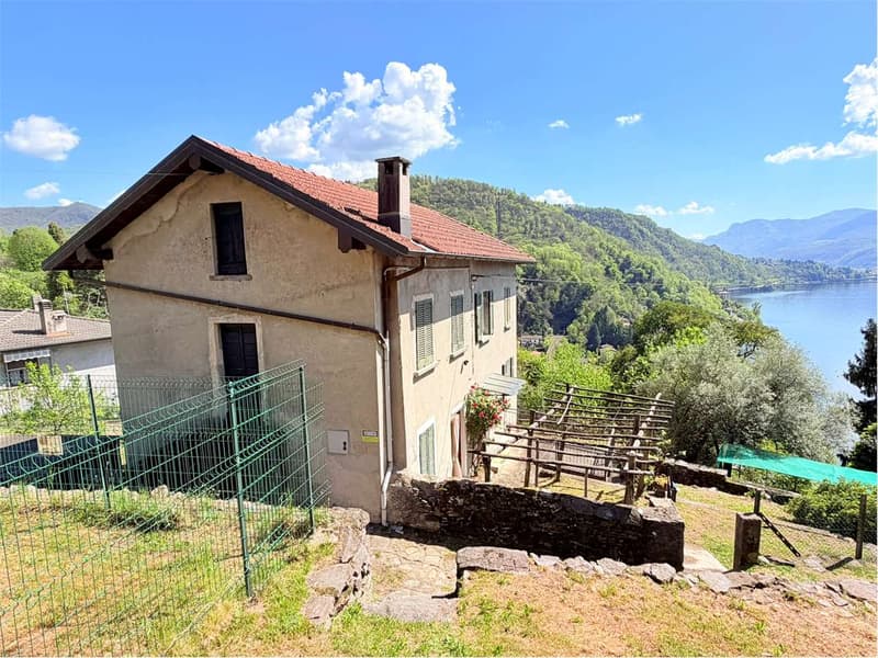 Unabhängiges Haus zur Renovierung in sonniger und ruhiger Lage (1)