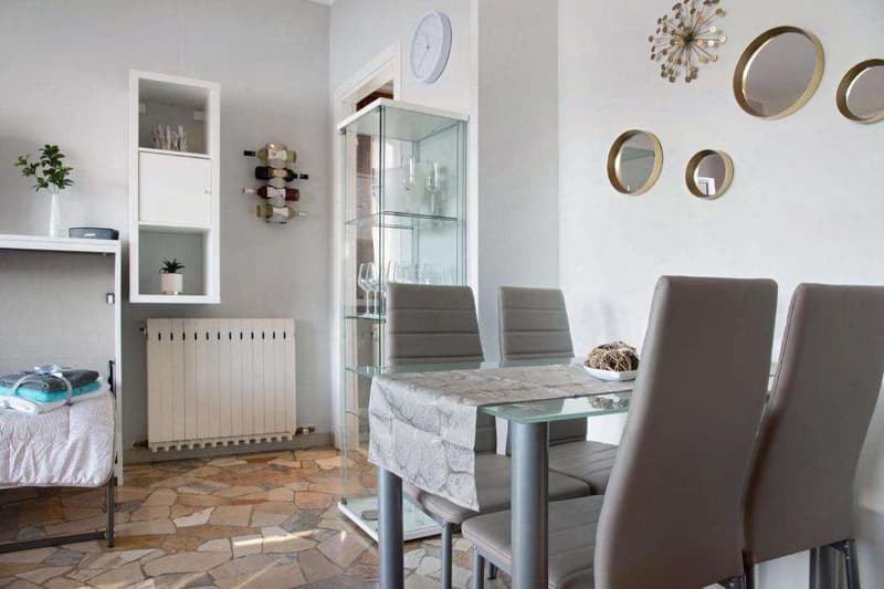 Sorgfältig gestalteter Eckstudio im letzten Stock mit bezauberndem Seeblick (4)