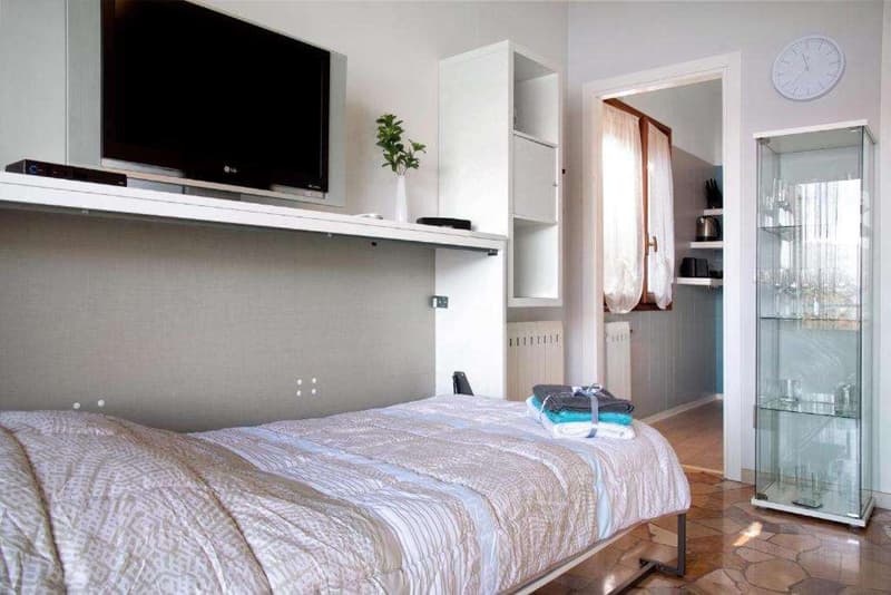 Sorgfältig gestalteter Eckstudio im letzten Stock mit bezauberndem Seeblick (7)