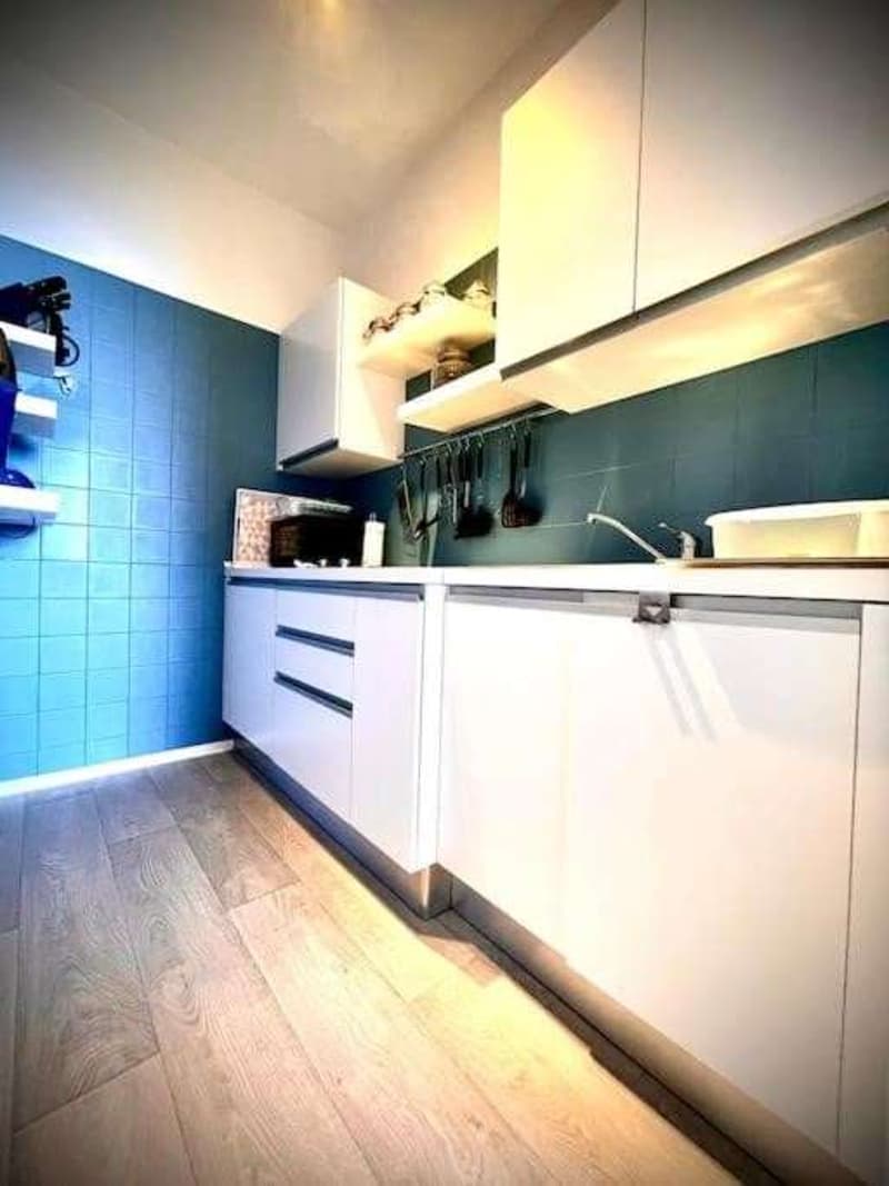 Sorgfältig gestalteter Eckstudio im letzten Stock mit bezauberndem Seeblick (9)