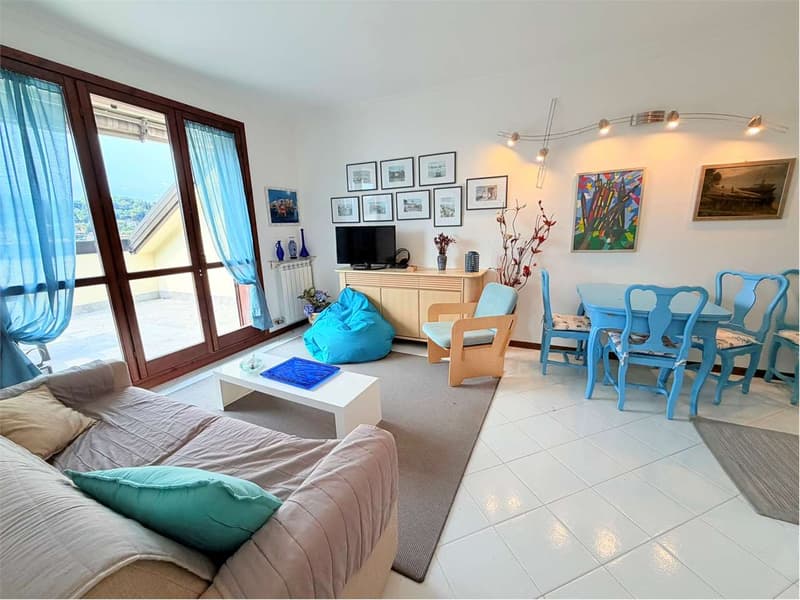 Bel appartement avec piscine et vue lac magnifique (6)