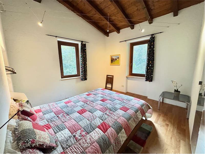Grande e curata casa di campagna in posizione tranquilla e soleggiata, (10)