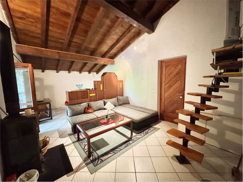 Grande e curata casa di campagna in posizione tranquilla e soleggiata, (12)