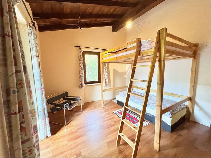 Grande e curata casa di campagna in posizione tranquilla e soleggiata, (11)