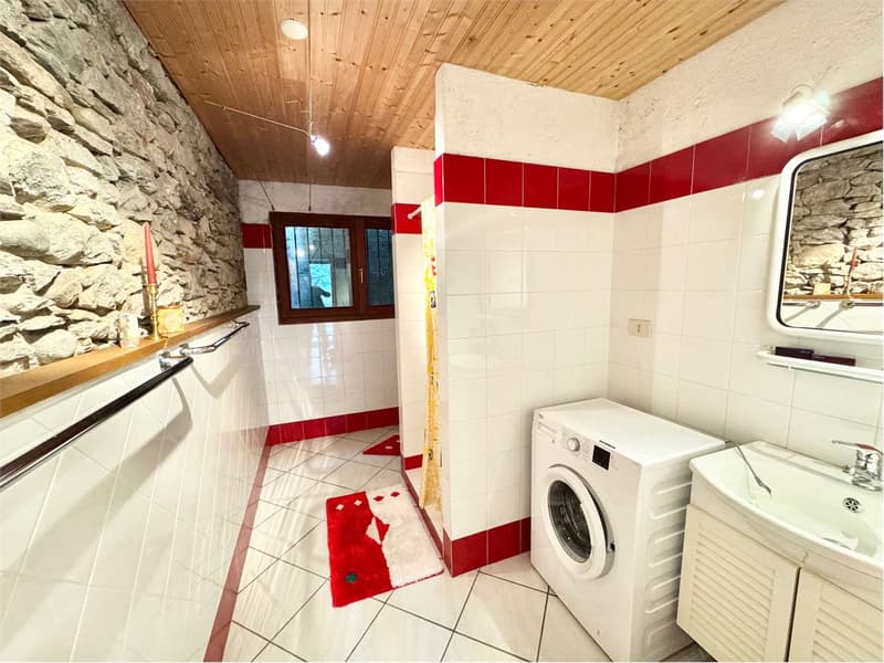 Grande e curata casa di campagna in posizione tranquilla e soleggiata, (8)