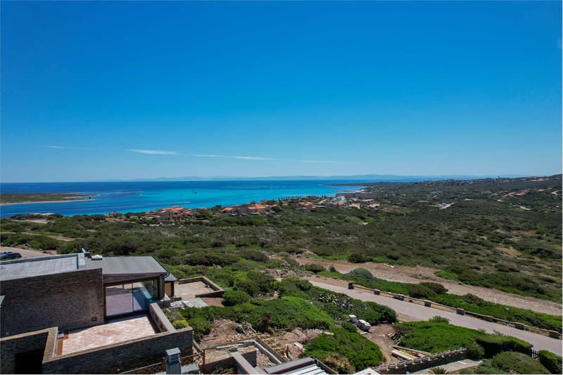 Stupenda villa con vista mare, circondata dalla natura (7)
