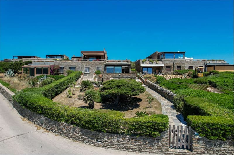 Stupenda villa con vista mare, circondata dalla natura (4)