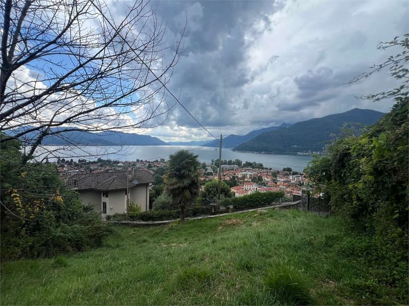 Grande terreno edificabile in posizione tranquilla e soleggiata con in (3)