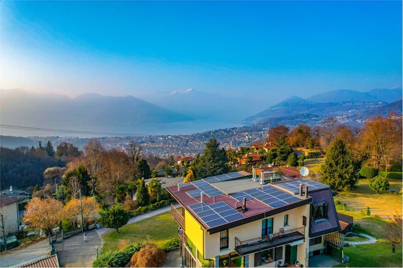Luminoso appartamento all'ultimo piano, con bellissima vista sul Lago (13)