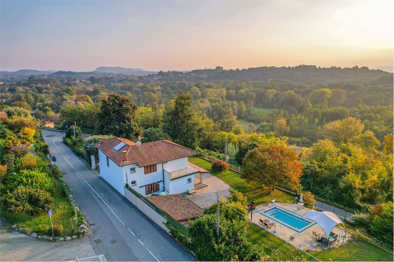 Villa indipendente in posizione riservata, con vista sul Lago Maggiore (2)