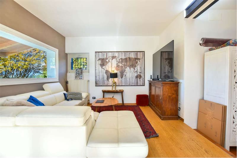 Villa indipendente in posizione riservata, con vista sul Lago Maggiore (12)