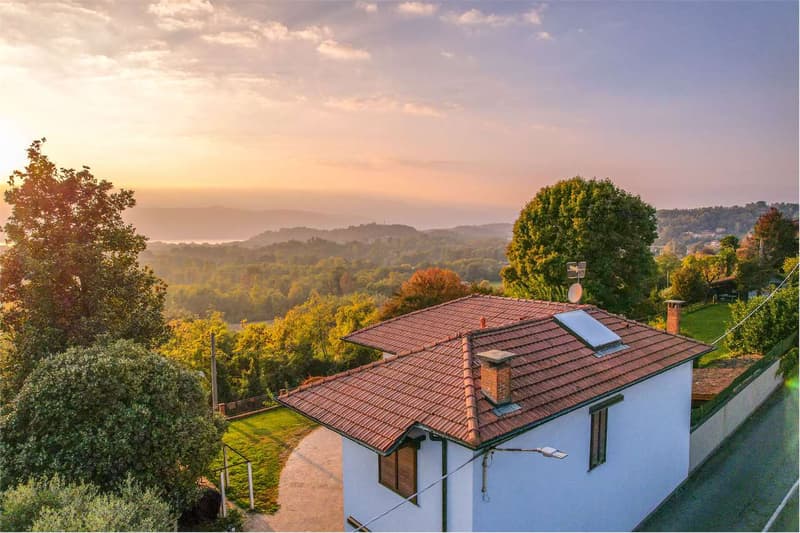 Villa indipendente in posizione riservata, con vista sul Lago Maggiore (3)