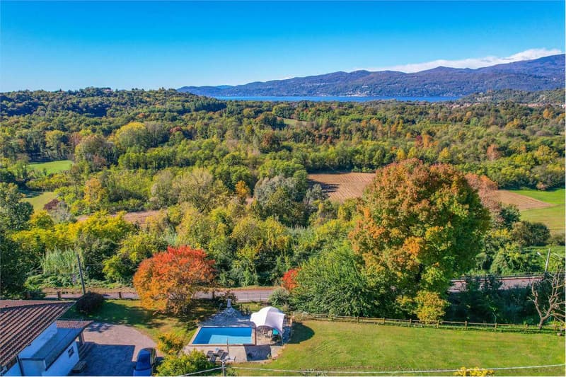 Villa indipendente in posizione riservata, con vista sul Lago Maggiore (6)