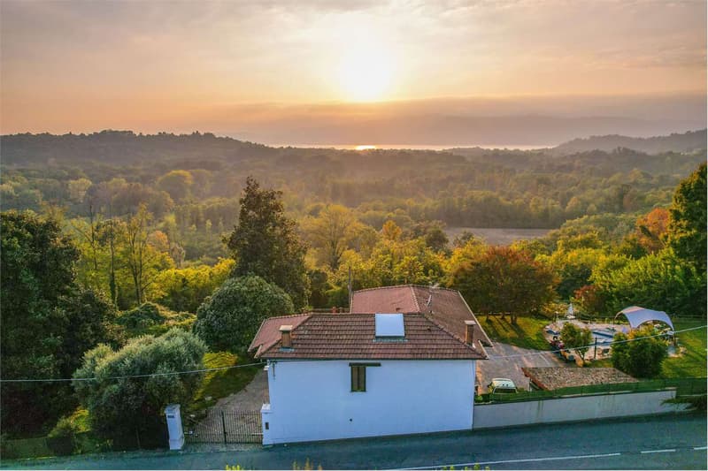 Villa indipendente in posizione riservata, con vista sul Lago Maggiore (5)